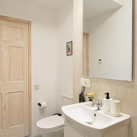 Bright 1br Nordic Boho 18, Private Parking & Self Check-in Riga